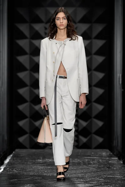 Look 9